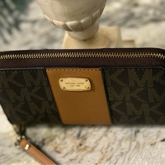 Michael Kors Brown and Tan Logo Zip Wristlet Wallet - Picture 2 of 5